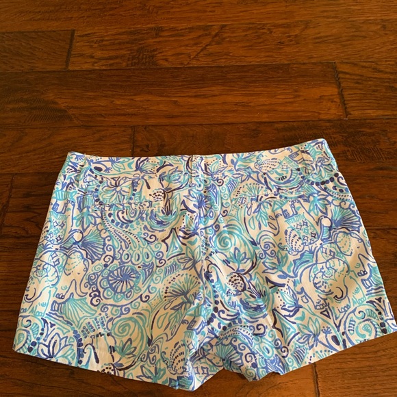 Lilly Pulitzer Callahan Shorts - Picture 2 of 3